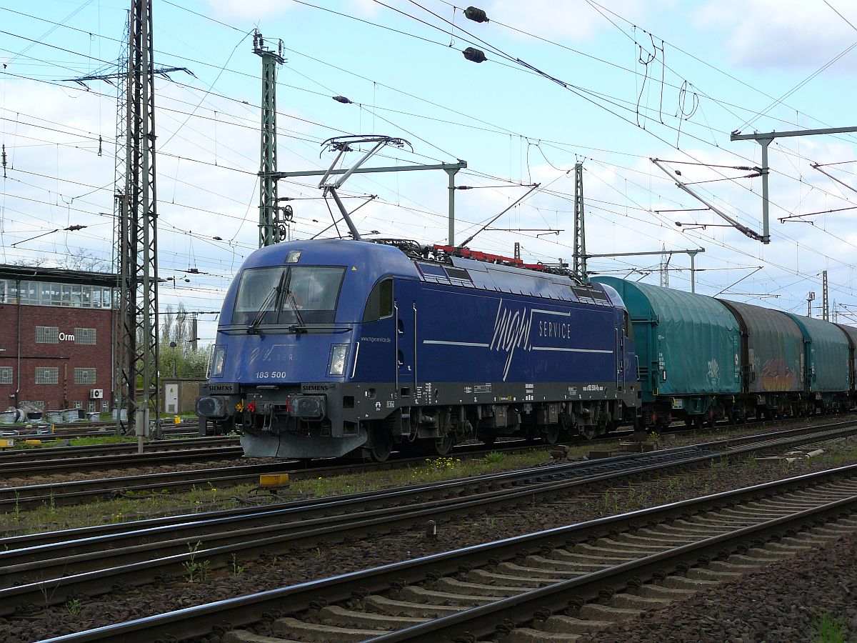 MGW Service Lok 183 500-8 Oberhausen West 17-04-2015.

MGW Service locomotief 183 500-8 Oberhausen West 17-04-2015.