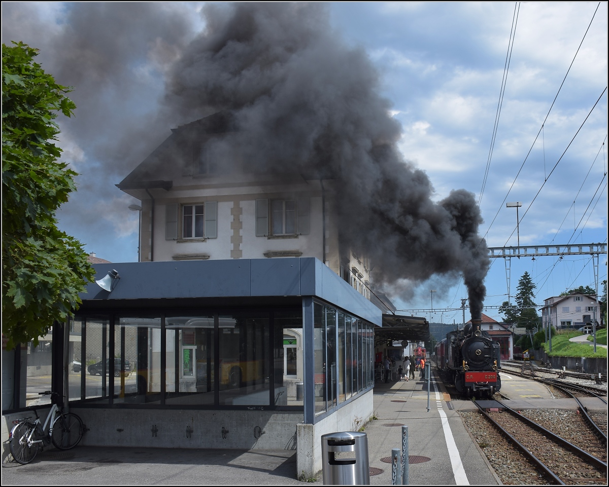 Mit der E 206 nach Tavannes. Smokers Day mit La Traction Sonderzug in Tramelan. August 2019.