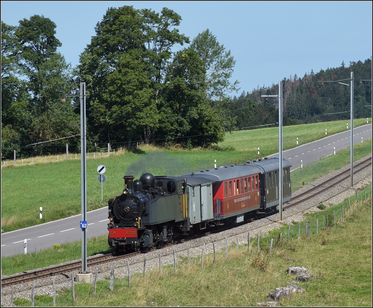 Mit der E 206 nach Tavannes. La Traction Sonderzug bei Muriaux. August 2019.