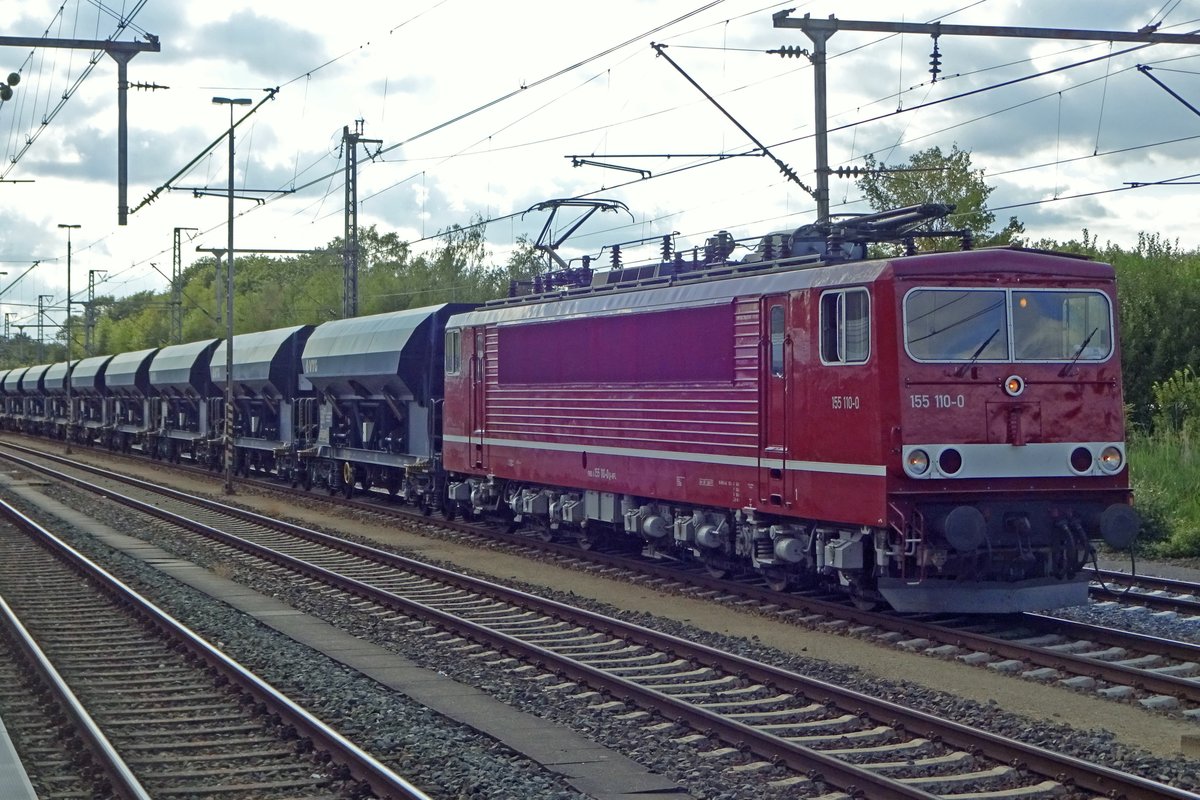 Mit ein Schtterzug, der von zwei BE-Dieselloks eingefahren war, steht am 15 Juli 2019 WFL 155 110-0 in Bad Bentheim abfahrtbereit fr die Stufe nach Minden.