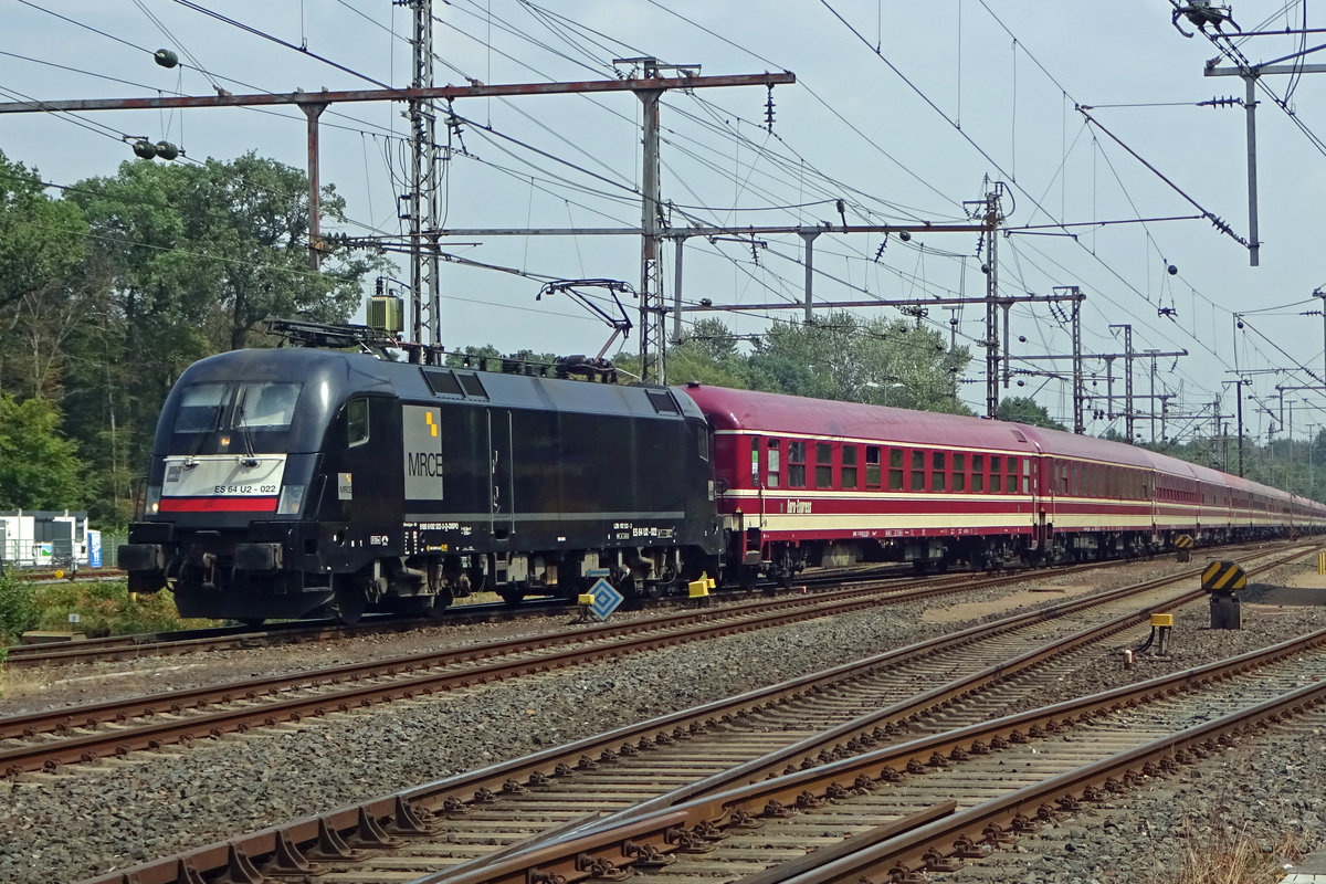 Mit das Leerpark für den Sziget-Express-2 treft U2-022 am 5 Augustus 2019 in Bad Bentheim  ein. 