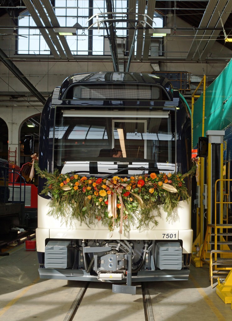 MOB/MVR: Am 11. Dezember 2015 wurde der neue ABeh 2/6 7501 (2015) anlsslich einer  sehr eindrcklichen Feier mit Musik, Ansprachen, vielen Luftballons und Bllerschssen bei herrlichem Wetter in St-Lgier eingeweiht und auf den Namen St-Lgier getauft. In der MOB.Werksttte in Chernex wurde der  Neuling  fr diesen einmaligen Anlass vorbereitet.
Foto: Walter Ruetsch