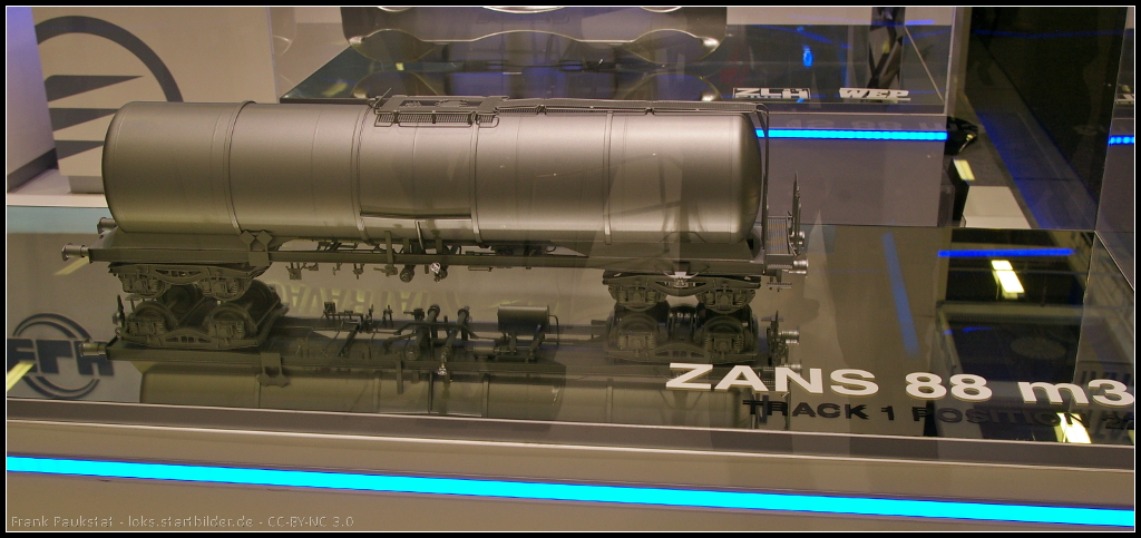 Model of Type Zans.

Am Messestand von Tatravagonka Poprad war das Modell eines Kesselwagens der Gattung Zans zu sehen. Ausgestellt war das Modell während der InnoTrans 2014 in Berlin.