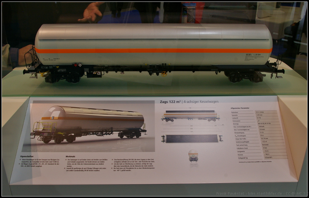 Model of Zags freight wagon.

Am Hallenstand war auch das Modell des 4-achsigen Kesselwagen der Gattung Zags ausgestellt. Zu sehen während der InnoTrans 2014 in Berlin.
