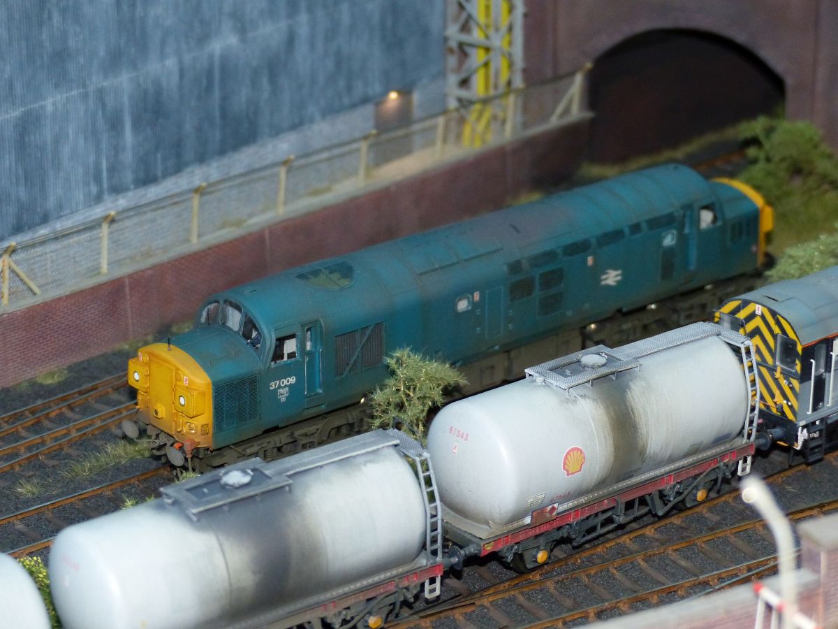 Modelleisenbahn nach Britischem Vorbild in Masstab H0. Ausstellung  RAIL 2020  Houten Niederlande 21-02-2020.

Modelspoorbaan naar Brits voorbeeld in schaal H0. Modelspoorevenement  RAIL 2020  Houten 21-02-2020