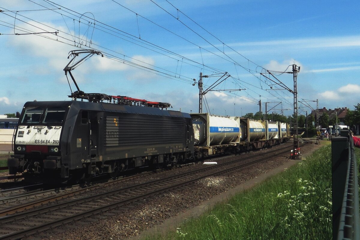 MRCE 189 283 schleppt ein KLV durch venlo-Vierpaardjes am 28 Mai 2021.