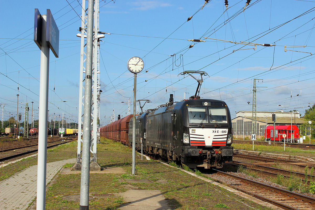 MRCE 193 600+615 kamen mit dem Erzpendel Hamburg - Ziltendorf aus Richtung Wittenberge und fuhren in Richtung Magdeburg weiter (Vandalismus-Umleiter), 20.08.2017.