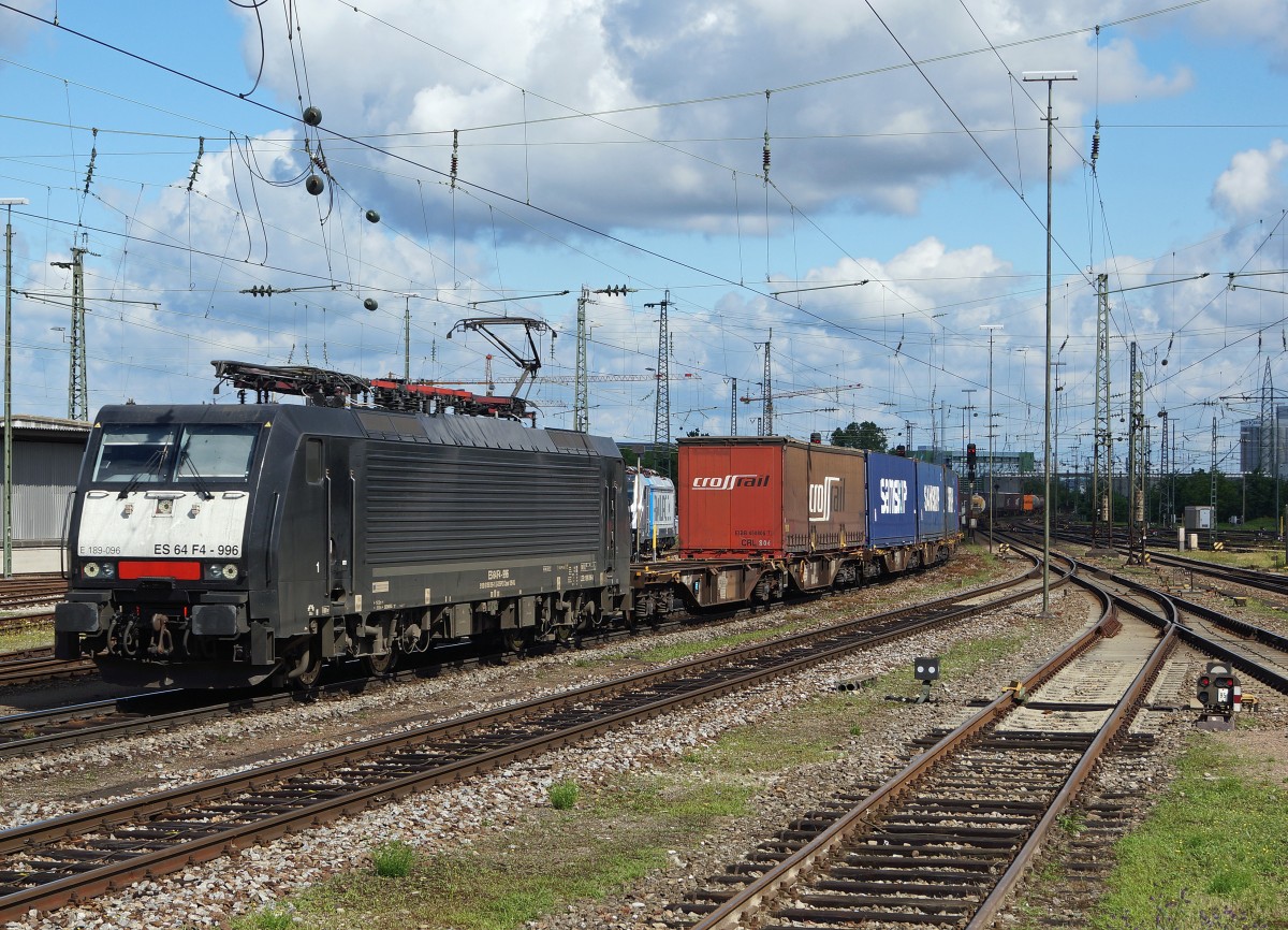 MRCE: Dispolok E 189-096 in Basel Badischer Bahnhof am 23. Juni 2015.
Foto: Walter Ruetsch