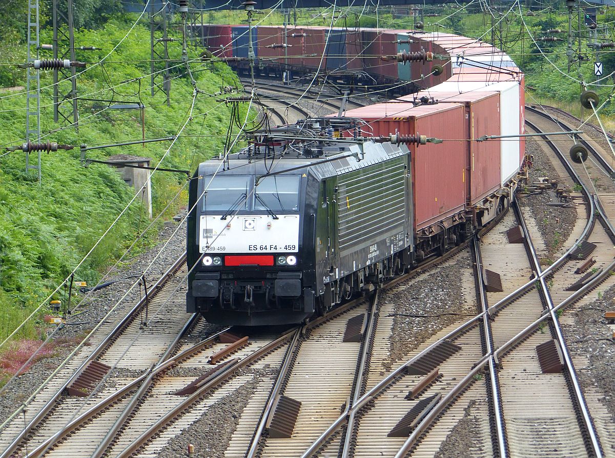 MRCE (Mitsui Rail Capital Europe) Lok E 189 459-1 Abzweig Lotharstrasse, Forsthausweg, Duisburg 08-07-2016.

MRCE (Mitsui Rail Capital Europe) loc E 189 459-1 Abzweig Lotharstrasse, Forsthausweg, Duisburg 08-07-2016.