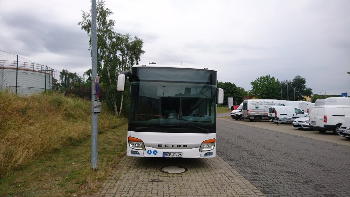 ....MSE PV 26 die Busse der Waren Personenverkehr GmbH hat schon die Kennzeichen f�r den neuen Landkreis MSE