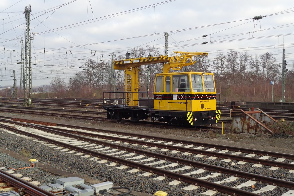 MZA 640 steht am 28 Dezember 2018 abgestelt in Hamm Pbf.