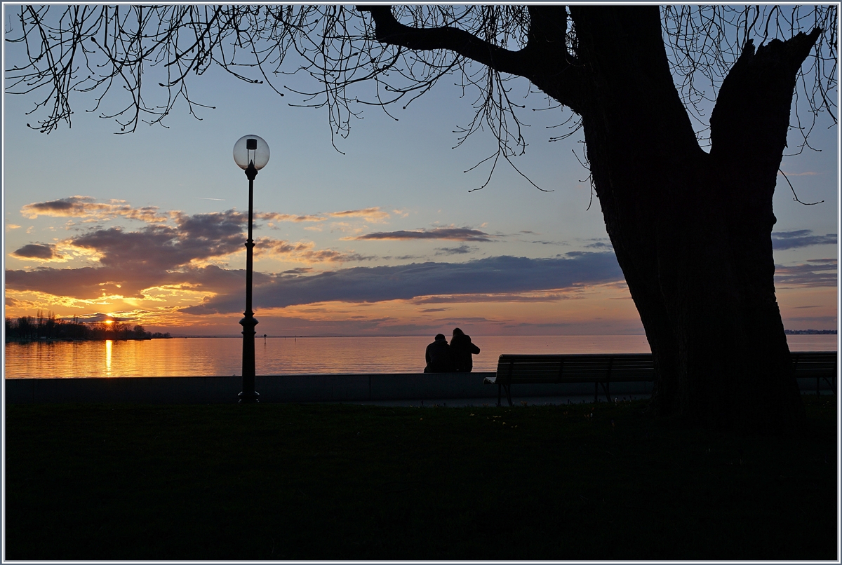 Nachdem sich gegen Abend die tagsüber präsenten Wolken etwas verzogen hatten, gab es in Bregenz eine interessante Sonnenuntergangsstimmung.
16. März 2018