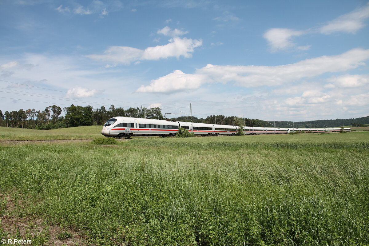 Nachschuss auf 411 012-8  Freie und Hansestadt Hamburg  als ICE 27 Dortmund - Wien bei Oberdachstetten. 08.06.24