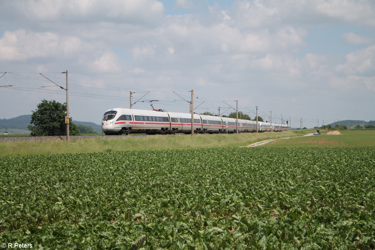 Nachschuss auf 411  Naumburg Saale  und 411 030  Jena  als Umleiter ICE bei Uffenheim. 04.06.24
