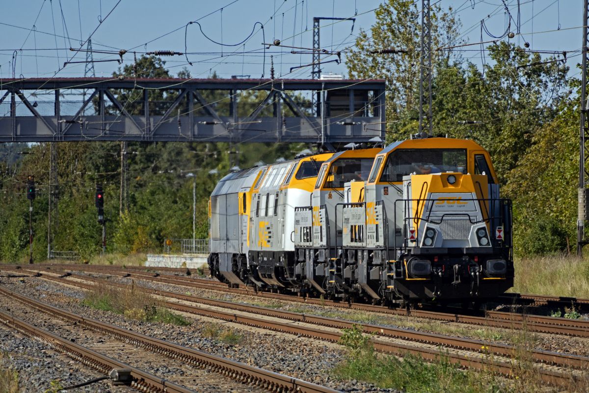 Nachschuss auf einen Lokzug der Firma SGL, der am 24.09.25 durch Saarmund fuhr.