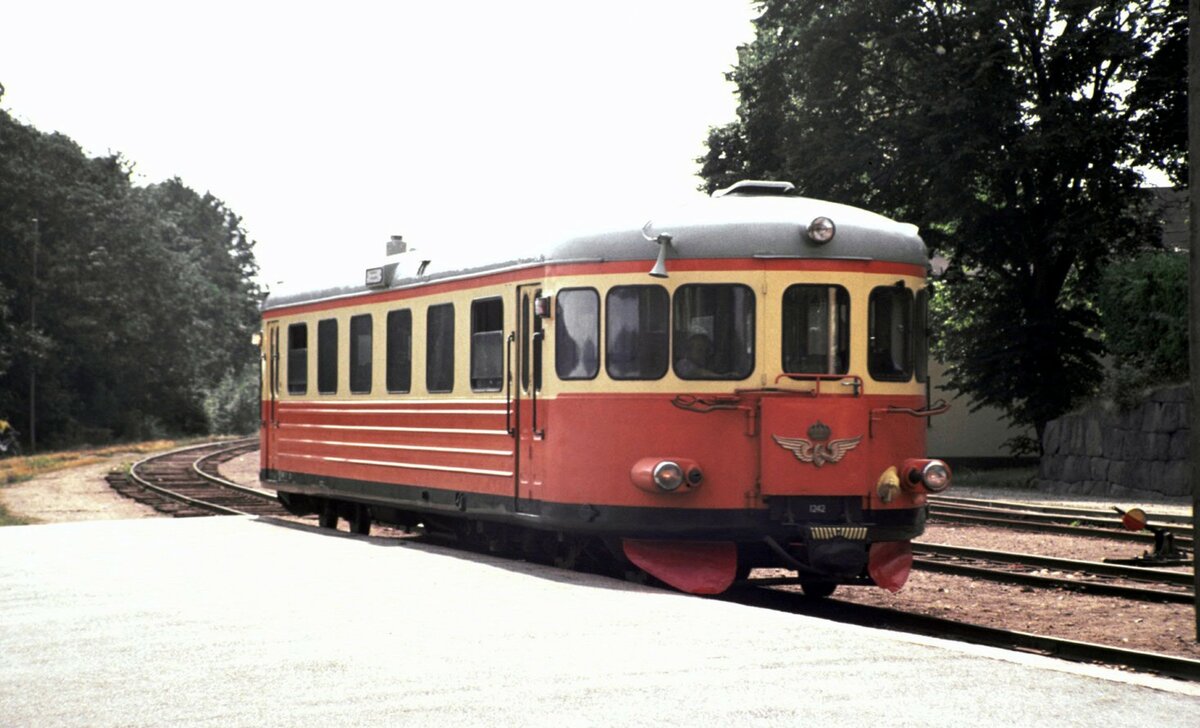 NBJ Triebwagen UBF Nr.6 Typ Y Nr.1242 der Nora Bergslags Museumsbahn in Nora am 06.08.1994.