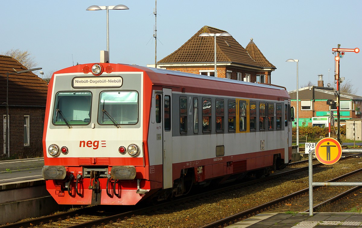 neg 627 104 im Bhf Niebüll. 13.11.15