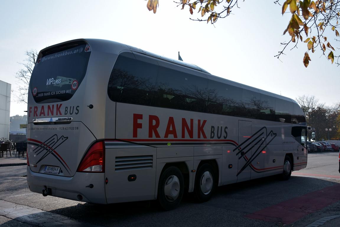 Neoplan Cityliner von FRANK Reisen aus Niedersterreich Okt. 2017 in Krems.