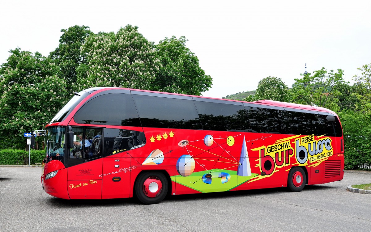 Neoplan Cityliner von Geschw.Buhr Reisen aus der BRD am 15.5.2015 in Krems.