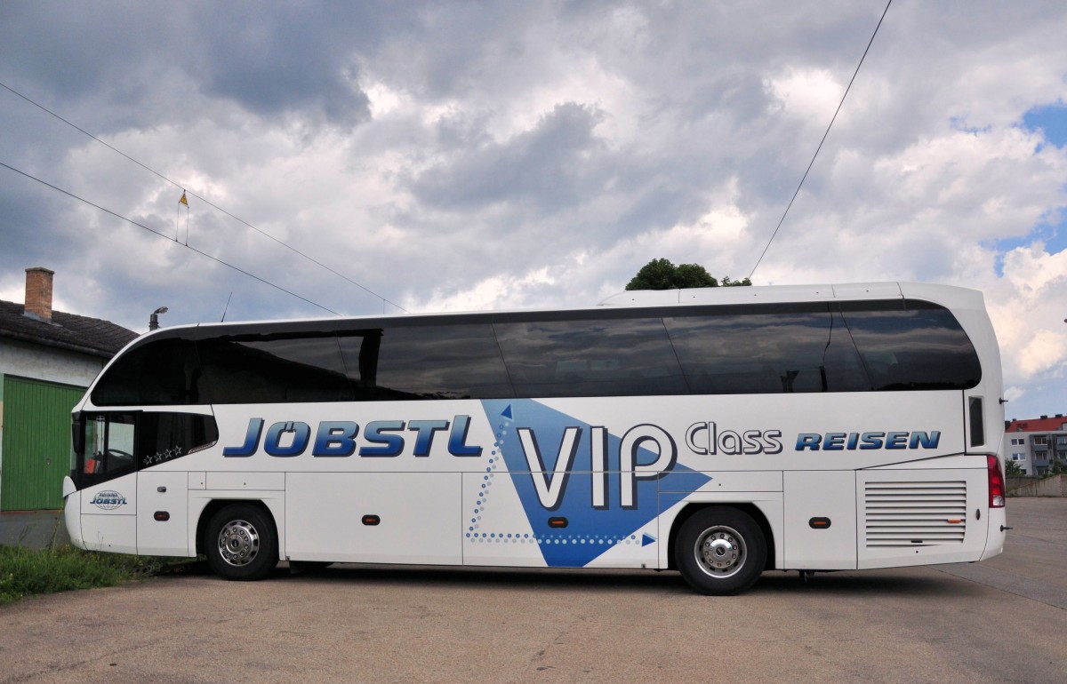 Neoplan Cityliner von J�bstl Reisen aus �sterreich am 12.Juli 2014 in Krems.