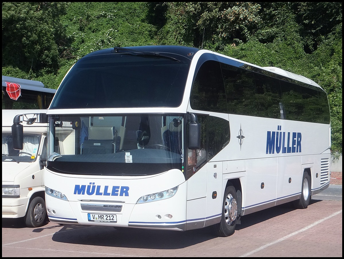 Neoplan Cityliner von Mller aus Deutschland im Stadthafen Sassnitz.