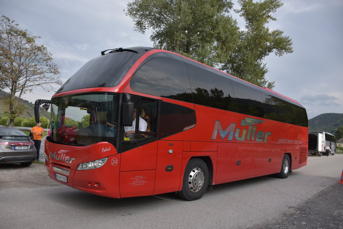 Neoplan Cityliner von M�ller Reisen aus der BRD 09/2017 bei Krems gesehen.