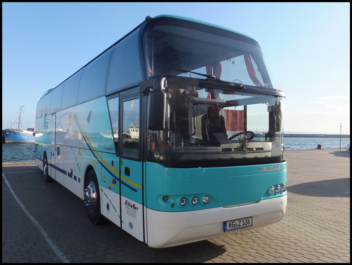 Neoplan Cityliner von Schieer (ex Plm Reisen) aus Deutschland im Stadthafen Sassnitz.