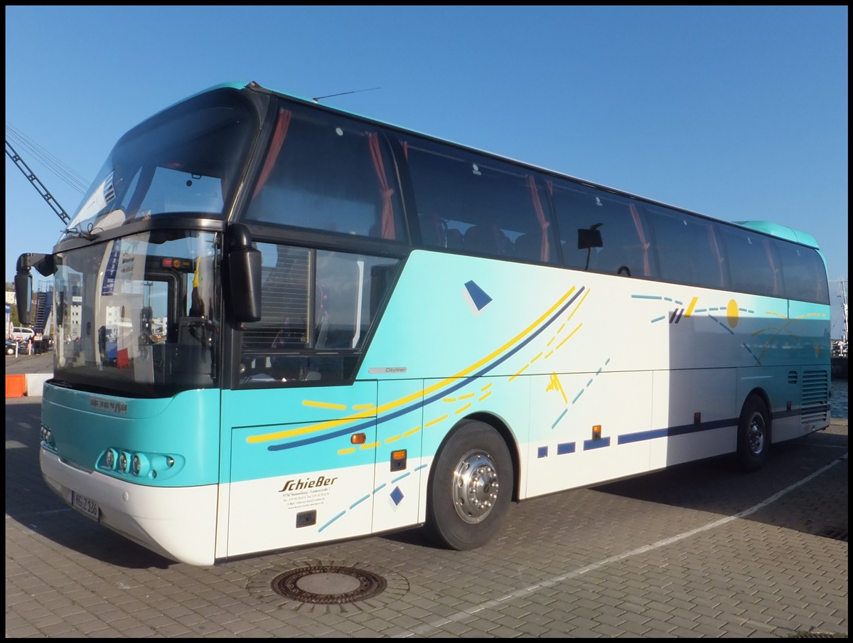 Neoplan Cityliner von Schie�er (ex P�lm Reisen) aus Deutschland im Stadthafen Sassnitz.