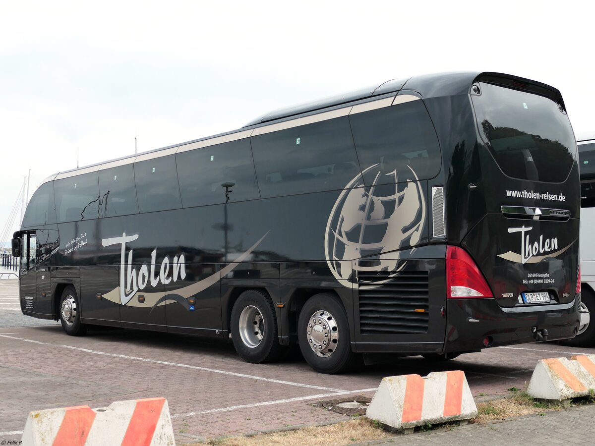 Neoplan Cityliner von Tholen aus Deutschland im Stadthafen Sassnitz. 