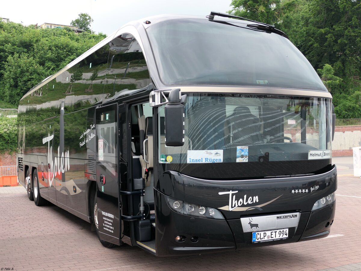 Neoplan Cityliner von Tholen aus Deutschland im Stadthafen Sassnitz. 