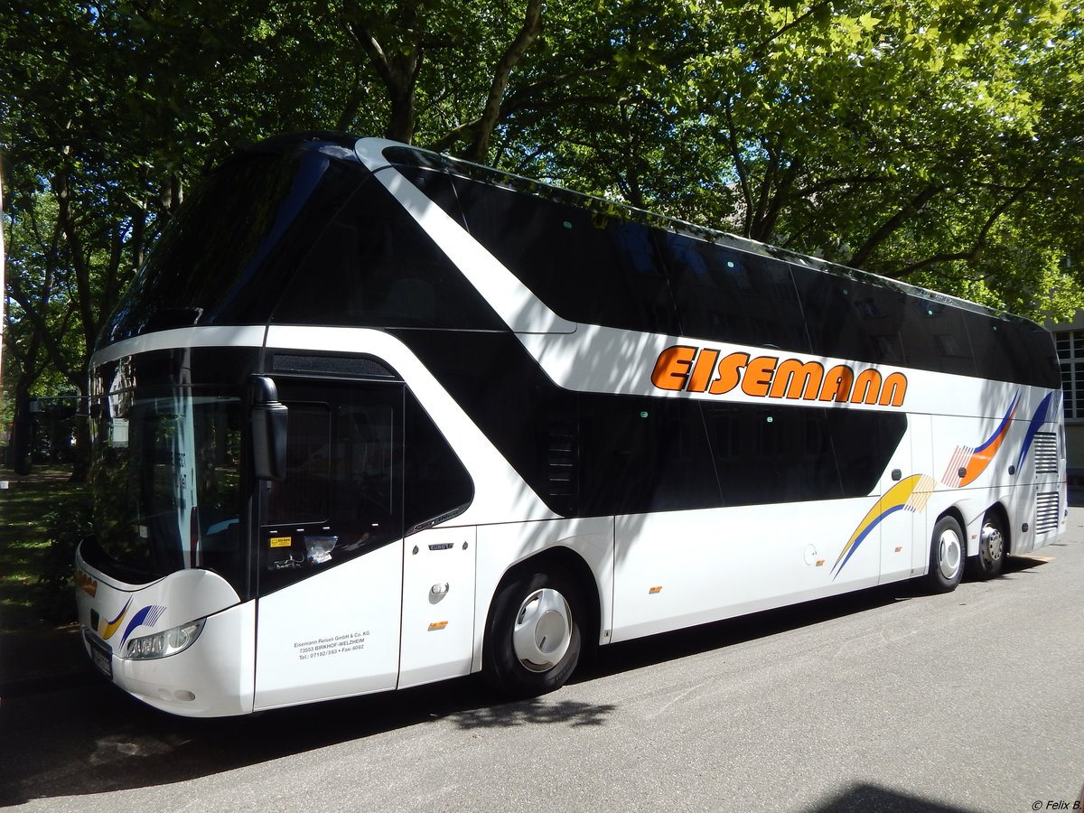 Neoplan Skyliner von Eisemann aus Deutschland in Karlsruhe.