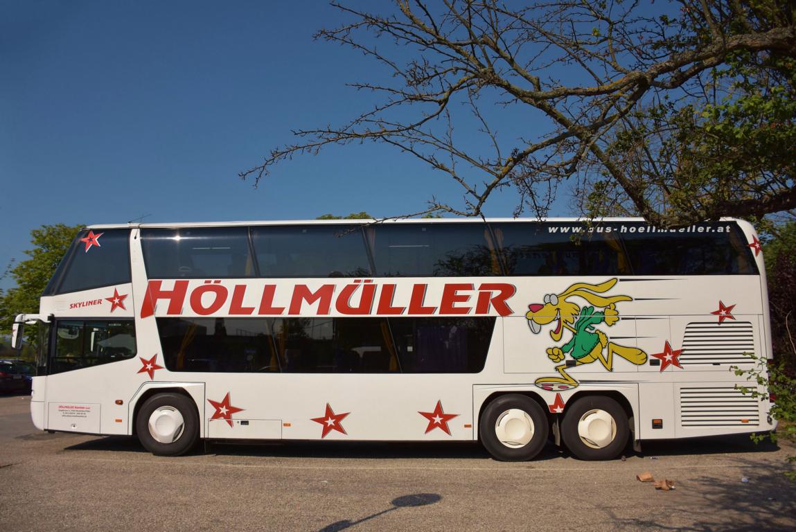 Neoplan Skyliner von H�llm�ller Reisen aus �sterreich im Mai 2018 in Krems.