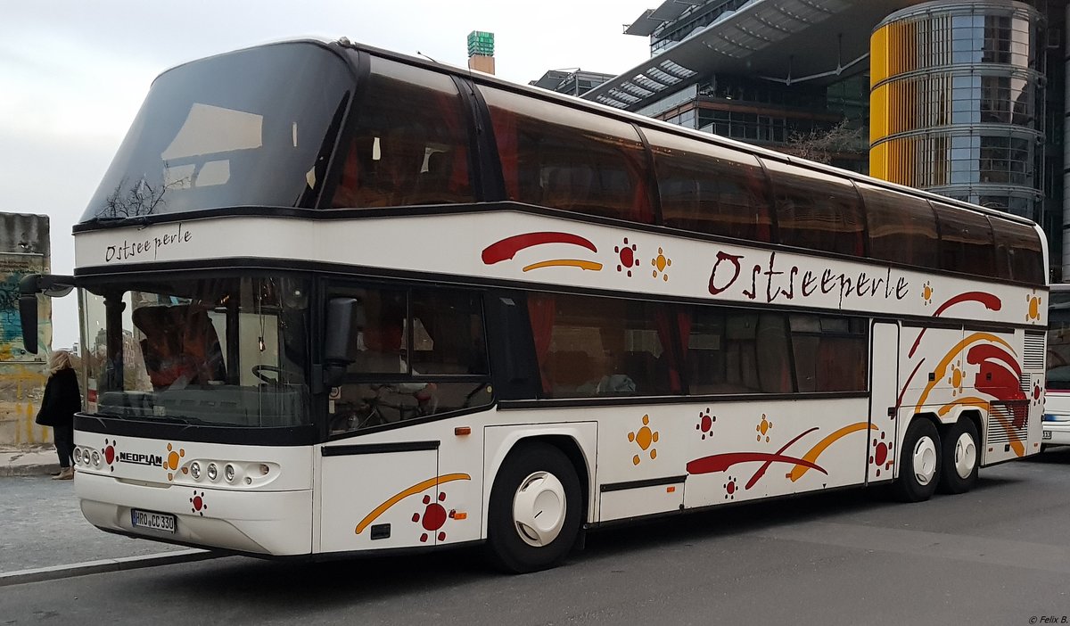 Neoplan Skyliner von Ostseeperle (ex Der Elsetaler) aus Deutschland in Berlin. 