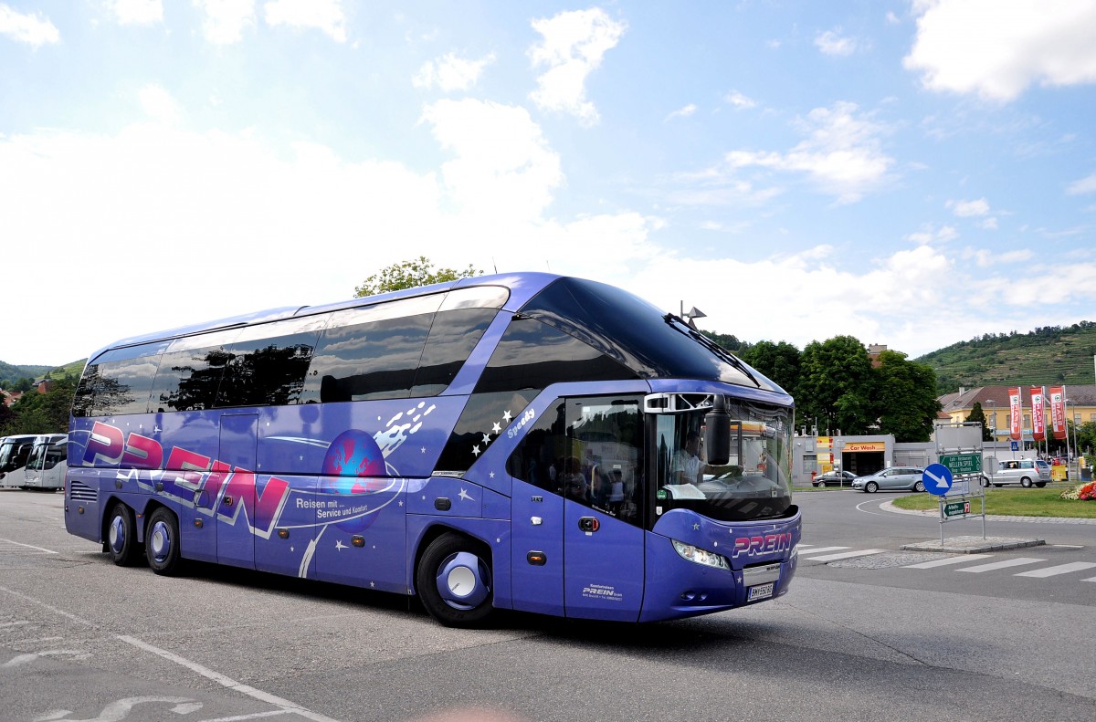 Neoplan Starliner von Prein Komfortreisen aus Bruck an der Mur in der Steiermark/sterreich im Juni 2015 in Krems.