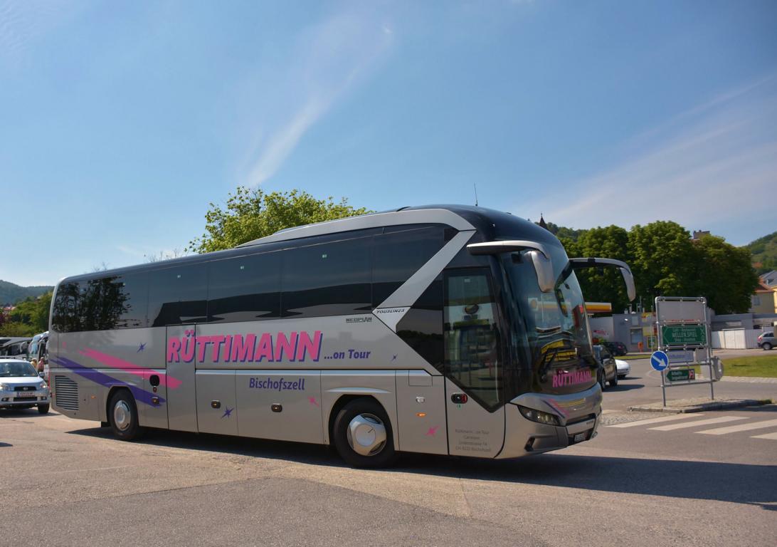 Neoplan Tourliner von R�TTIMANN Reisen aus der CH im Mai 2018 in Krems.