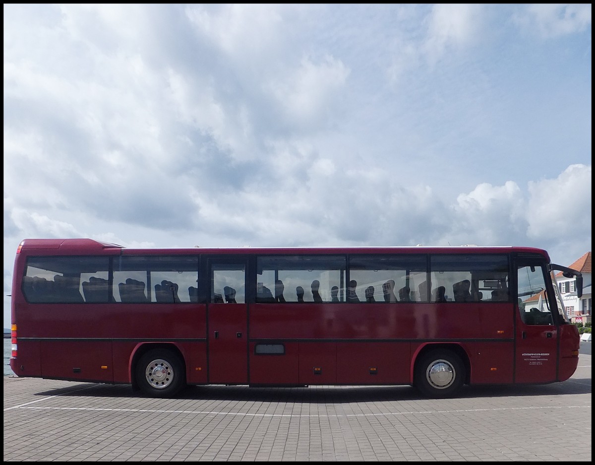 Neoplan Transliner von G�strow-Club-Reisen aus Deutschland im Stadthafen Sassnitz.