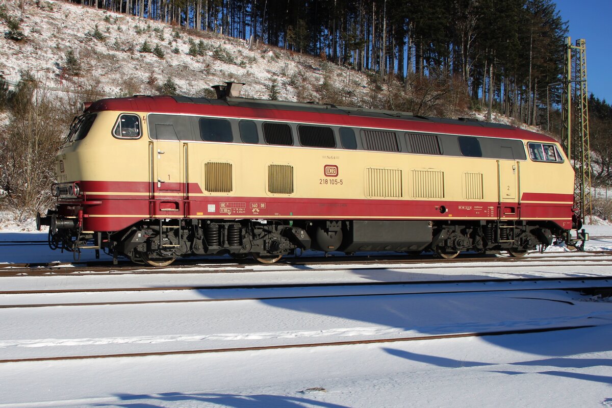 NeSa 218 105 steht am 3 Januar 2026 in Seebrugg.