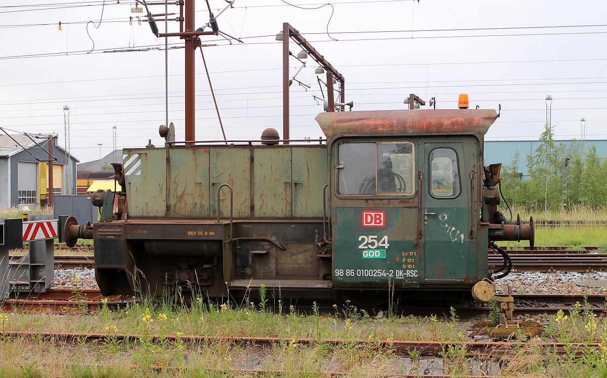 Neu in Padborg/DK ist die DSB/DB Köf 254 jetzt registriert unter 98 86 0100254-2 DK-RSC. 01.07.2017