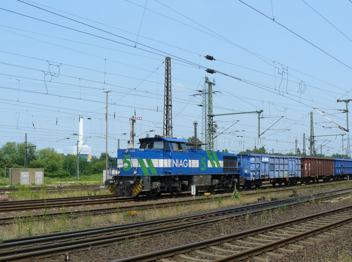 NIAG Diesellok Nummer 5 Gterbahnhof Oberhausen West 03-07-2015.

NIAG dieselloc nummer 5 goederenstation Oberhausen West 03-07-2015.