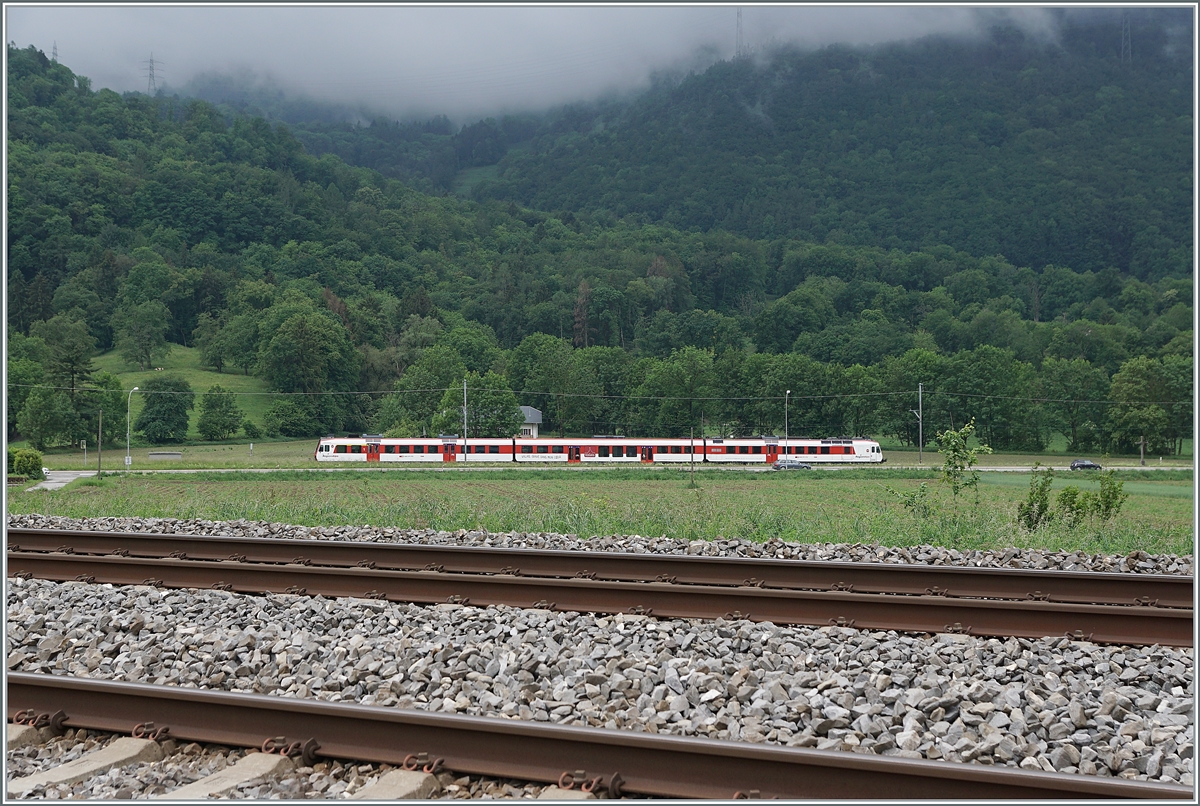 Noch einmal ein Region Alps Domino ist auf der Strecke Richtung St-Gingolph, mit den Gleisen der Rohnetal Strecke im Vordergrund. 

14. Mai 2020