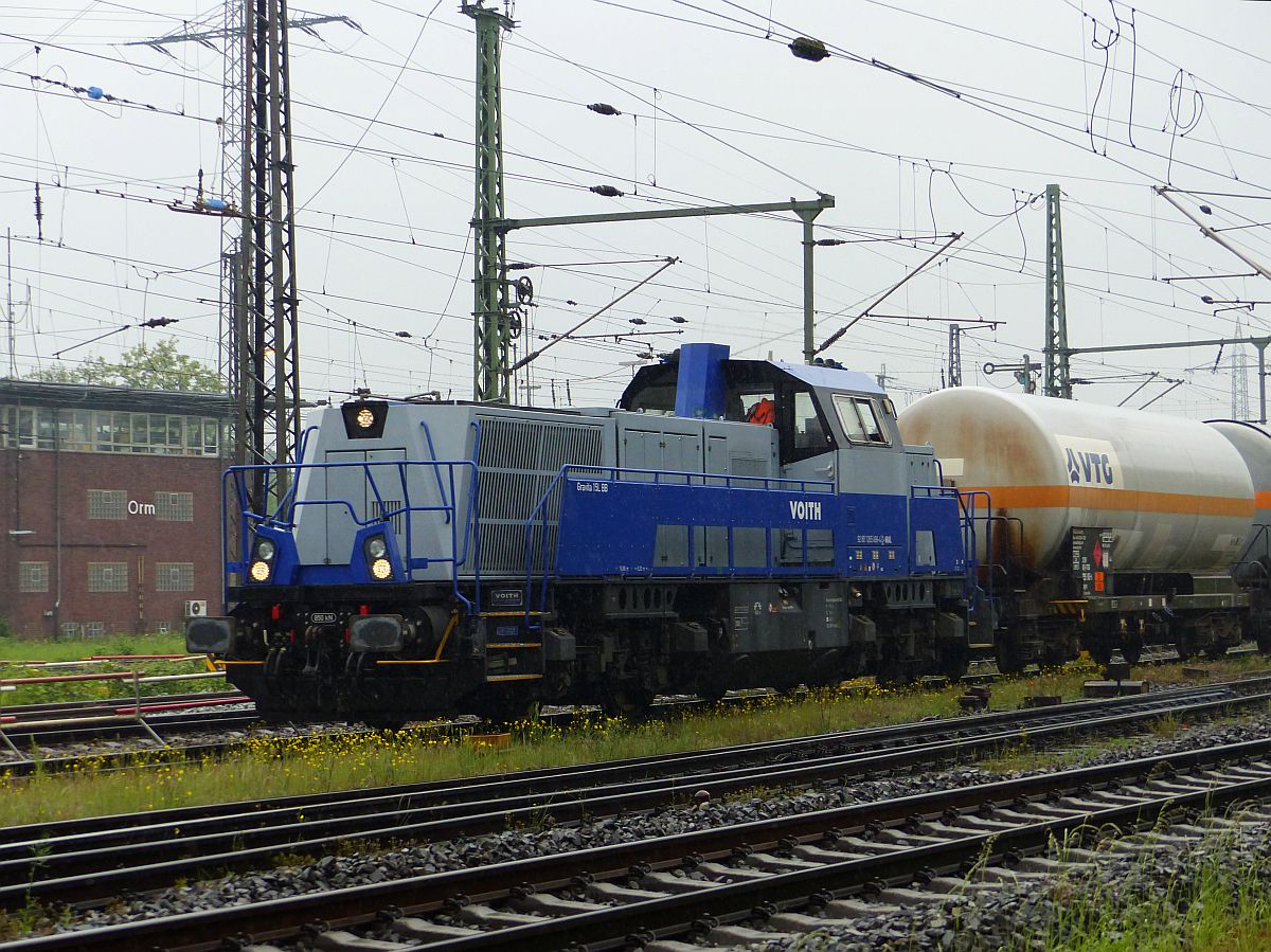 Northrail Gravita 15L BB Diesellok 265 499-4 (92 80 1265 499-4) Gterbahnhof Oberhausen West 18-05-2017.

Northrail Gravita 15L BB dieselloc 265 499-4 (92 80 1265 499-4) goederenstation Oberhausen West 18-05-2017.