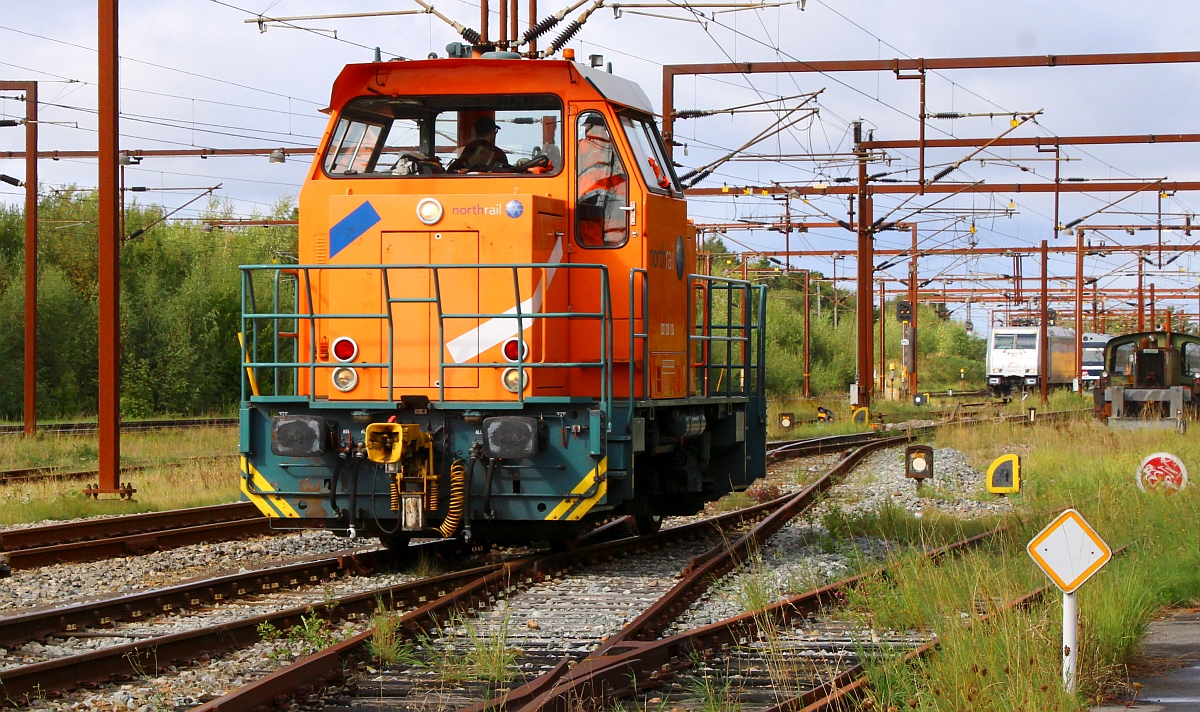 Northrail/TXL Litra MK 322 220 124 ex DSB MK 605 auf Rangierfahrt im Bhf Pattburg/DK. 16.09.2022