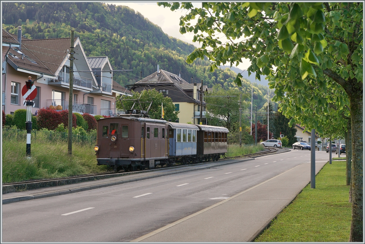  Nostalgie & Vapeur 2021  /  Nostalgie & Dampf 2021  - so das Thema des diesjährigen Pfingstfestivals der Blonay-Chamby Bahn; die BOB HGe 3/3 29 erreicht mit ihrem ersten (Leer)Zug Blonay um dann pünktlich um 10.10 mit dem ersten fahrplanmässigen Zug das Festival zu eröffnen . 

22. Mai 2021