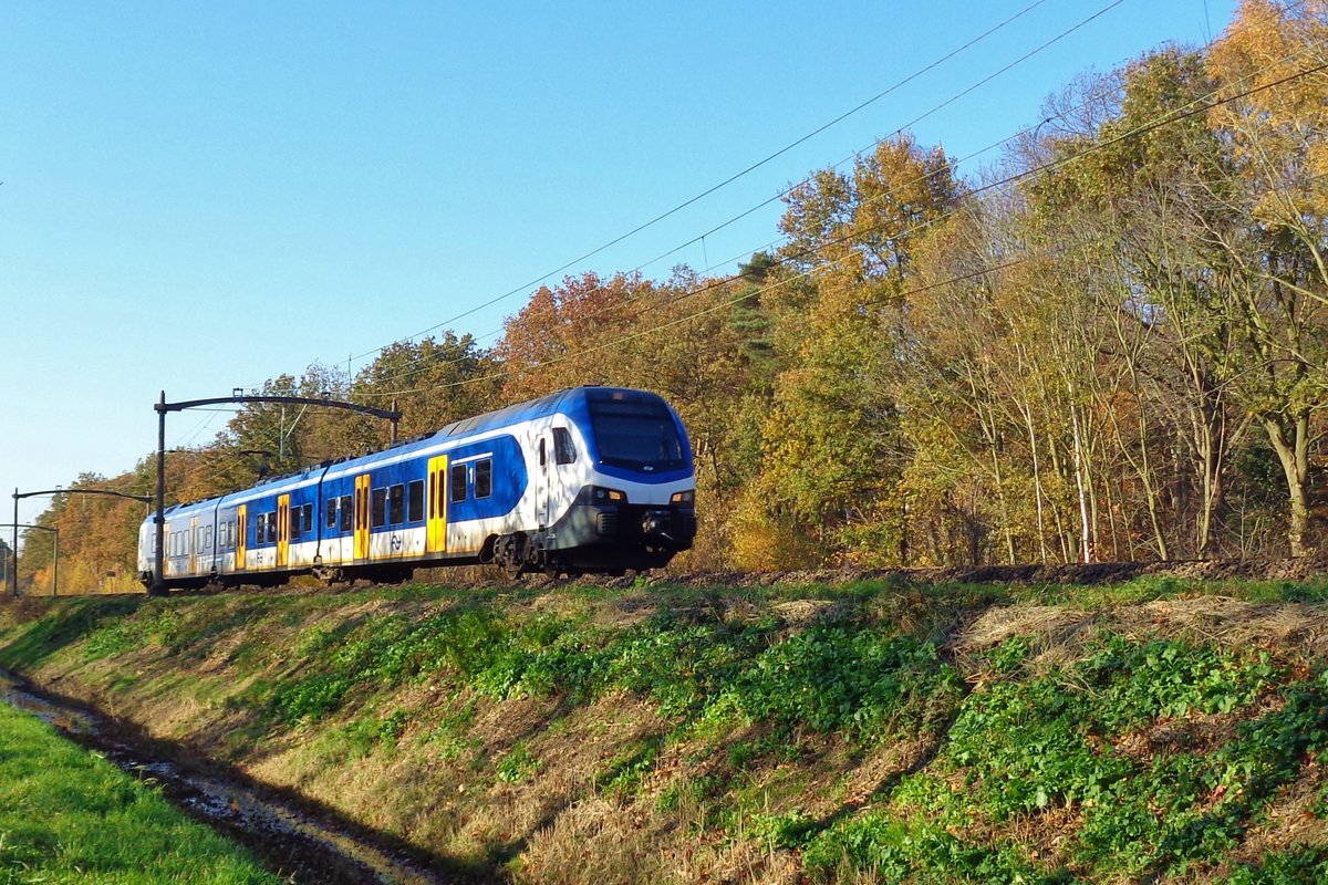 NS 2224 durchfahrt am 17 November 2018 Tilburg Oude Warande.