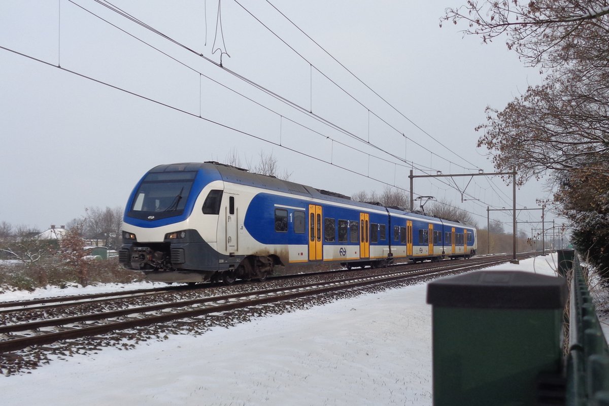 NS 2230 durchfahrt Wijchen am 23 Jänner 2018.