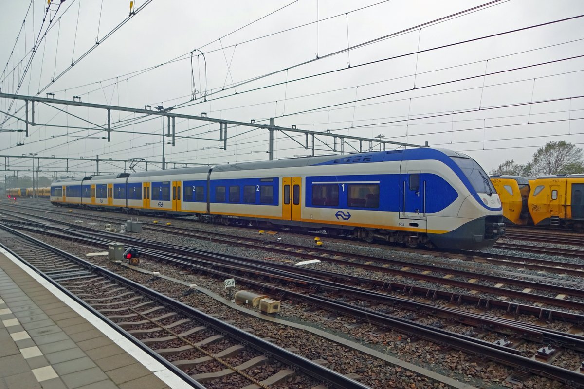 NS 2422 pausiert am 1 November 2019 in Nijmegen.