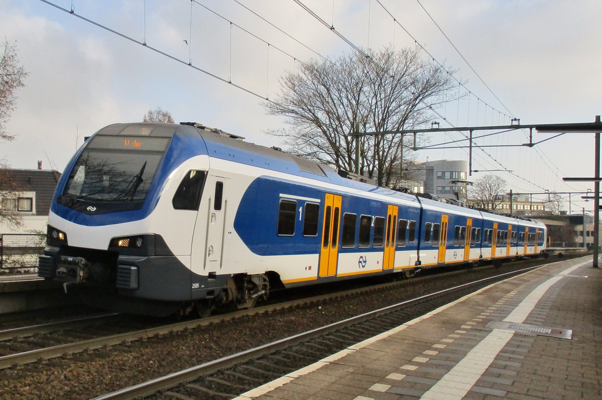 NS 2505 verlässt Arnhem-Velperpoort am 1 Dezember 2017