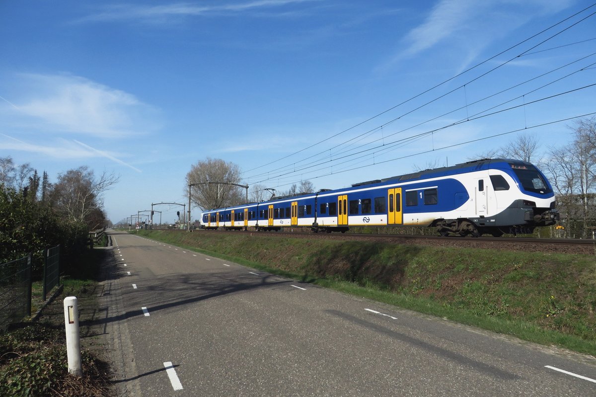 NS 2506 durchfahrt Roond am 30 März 2021.