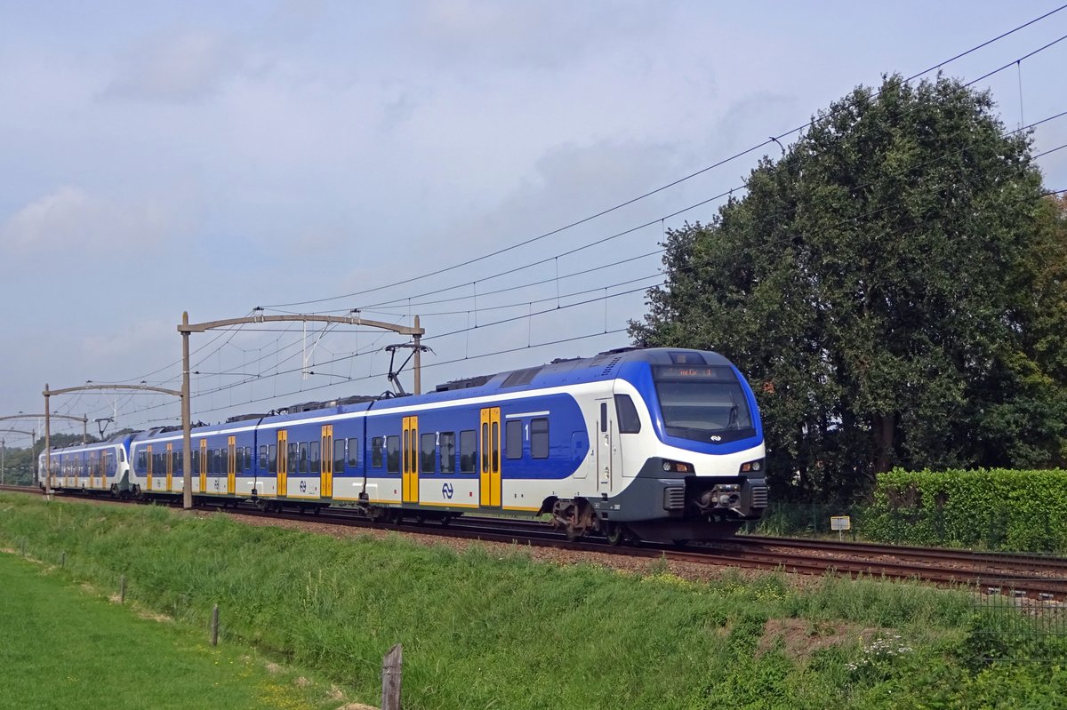NS 2517 durchfahrt Hulten am 16 Augustus 2019.