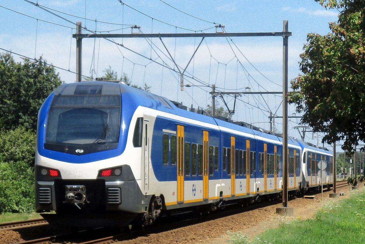 NS 2523 durchfahrt Wijchen am 19 Juli 2017.